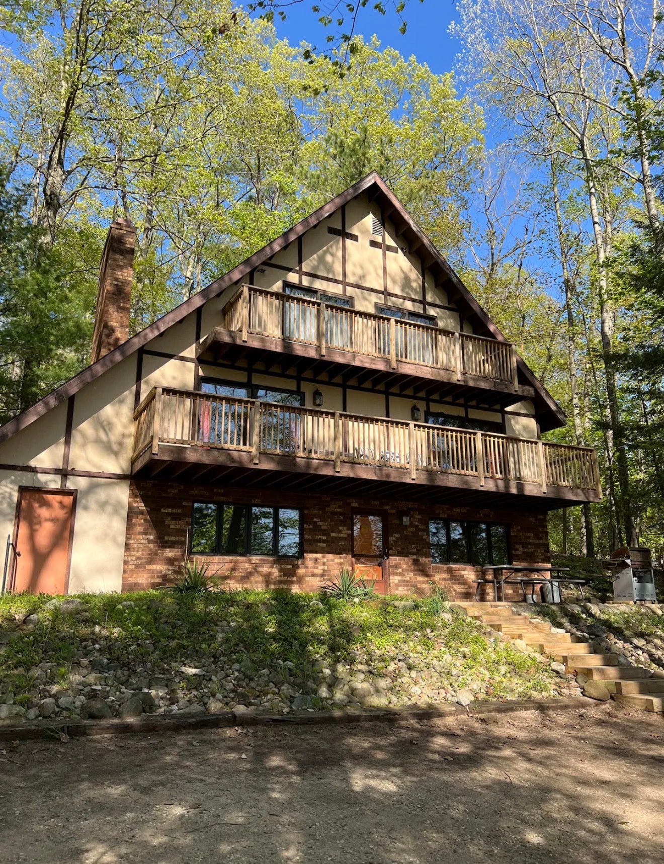 A Fall Michigan Cozy Book Retreat 🎃