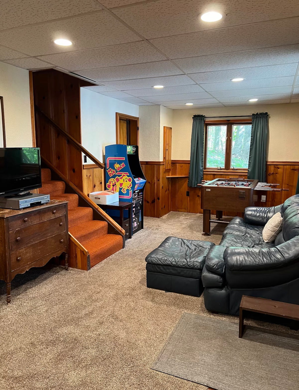 A Fall Michigan Cozy Book Retreat 🎃